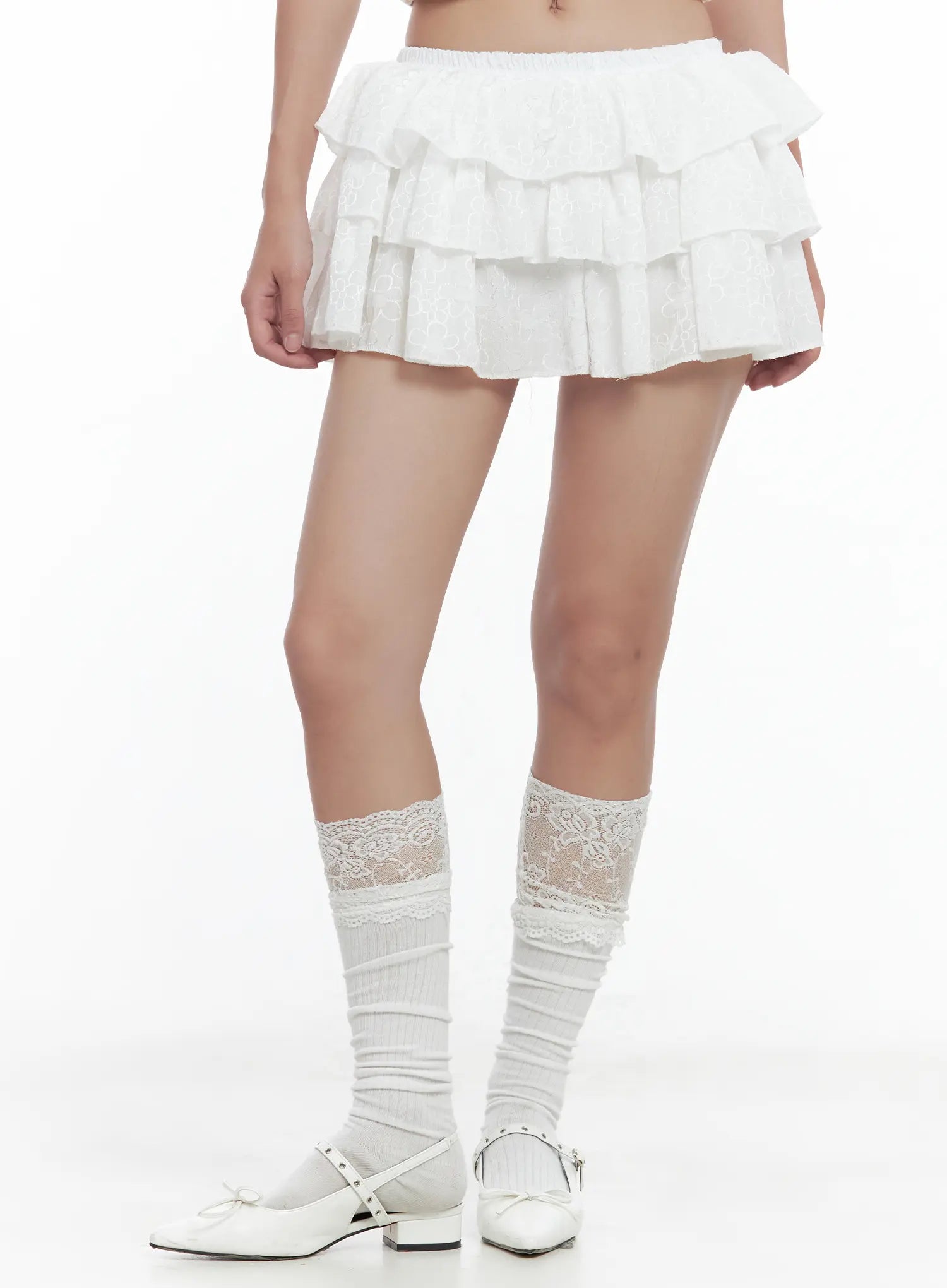 floral-embroidered-ruffle-mini-skirt-cl509 / White