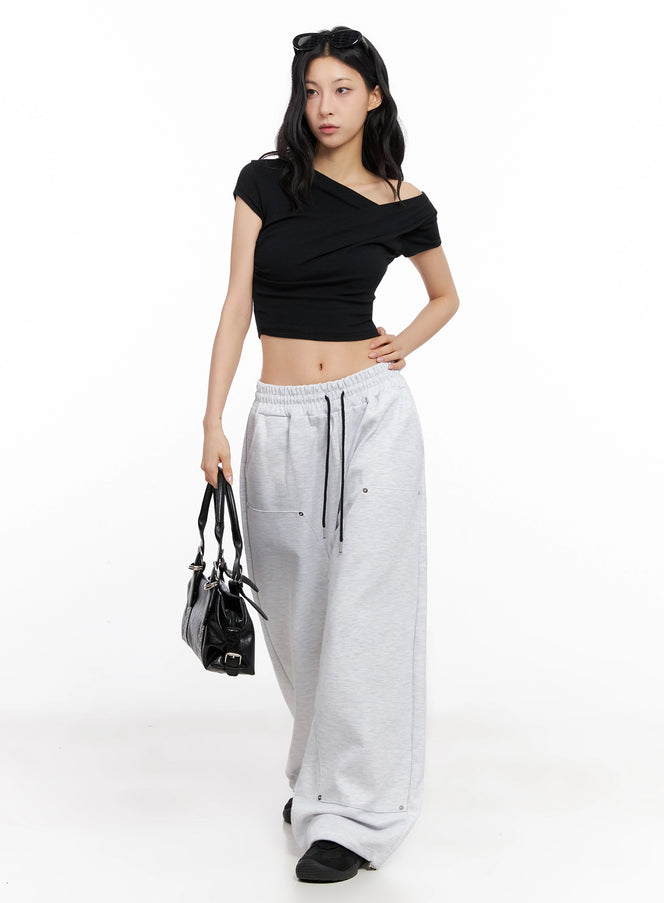asymmetric-shirred-off-shoulder-crop-tee-ig508