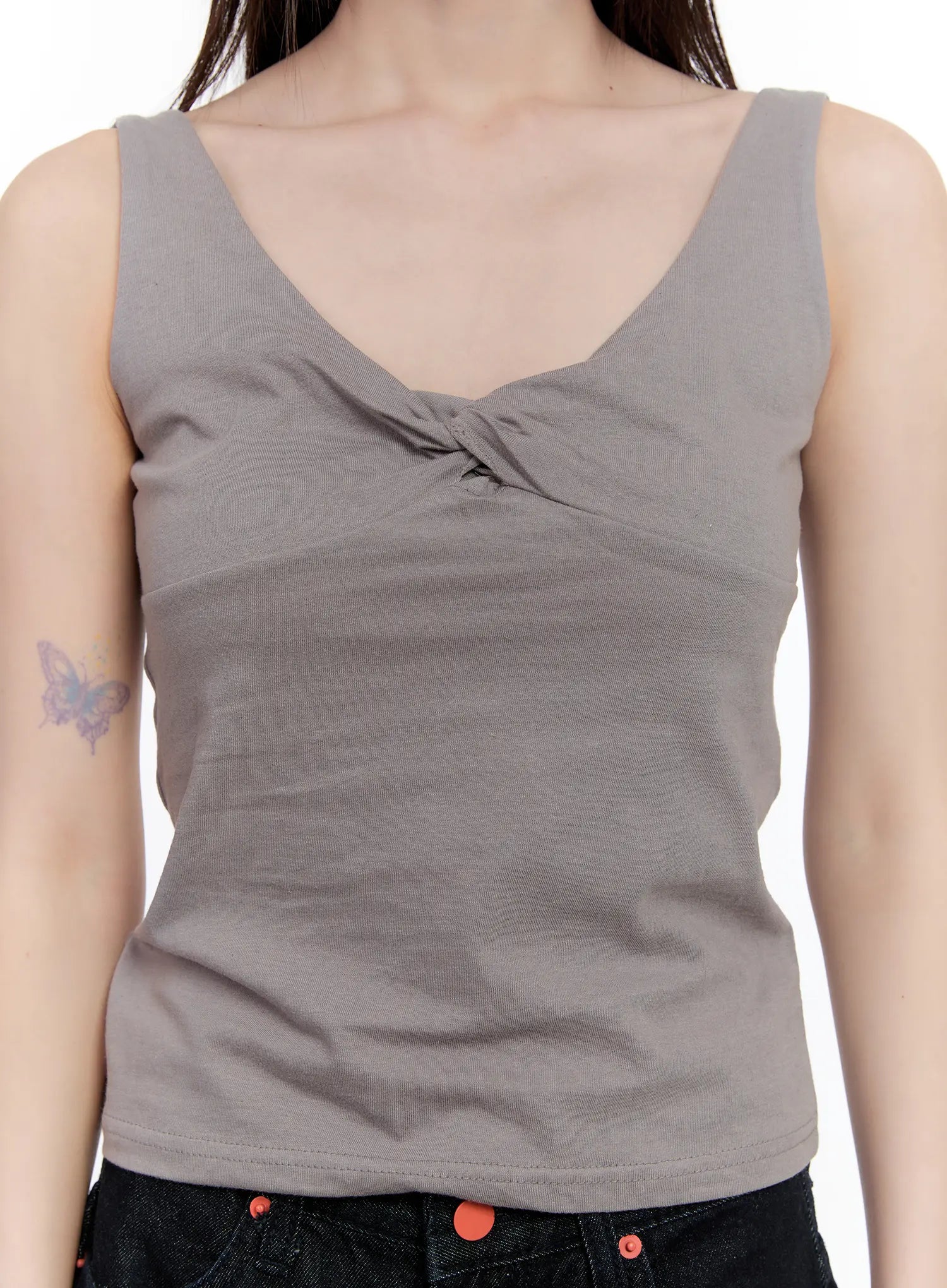 twist-detail-v-neck-sleeveless-top-cl504