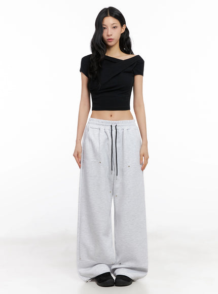 asymmetric-shirred-off-shoulder-crop-tee-ig508
