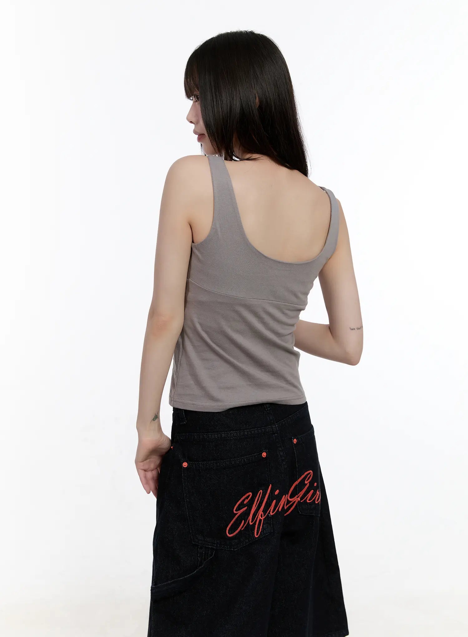 twist-detail-v-neck-sleeveless-top-cl504