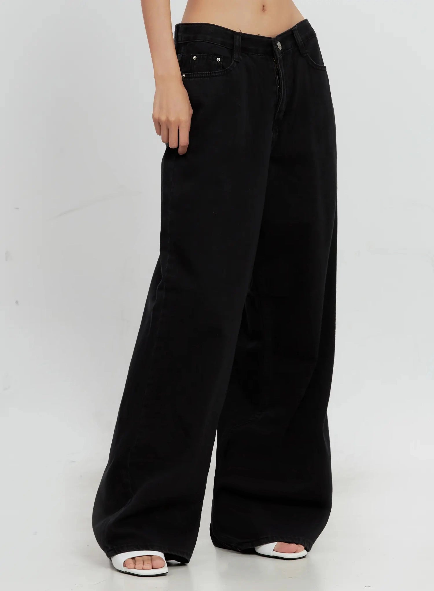 jieun-black-wide-leg-jeans-il528