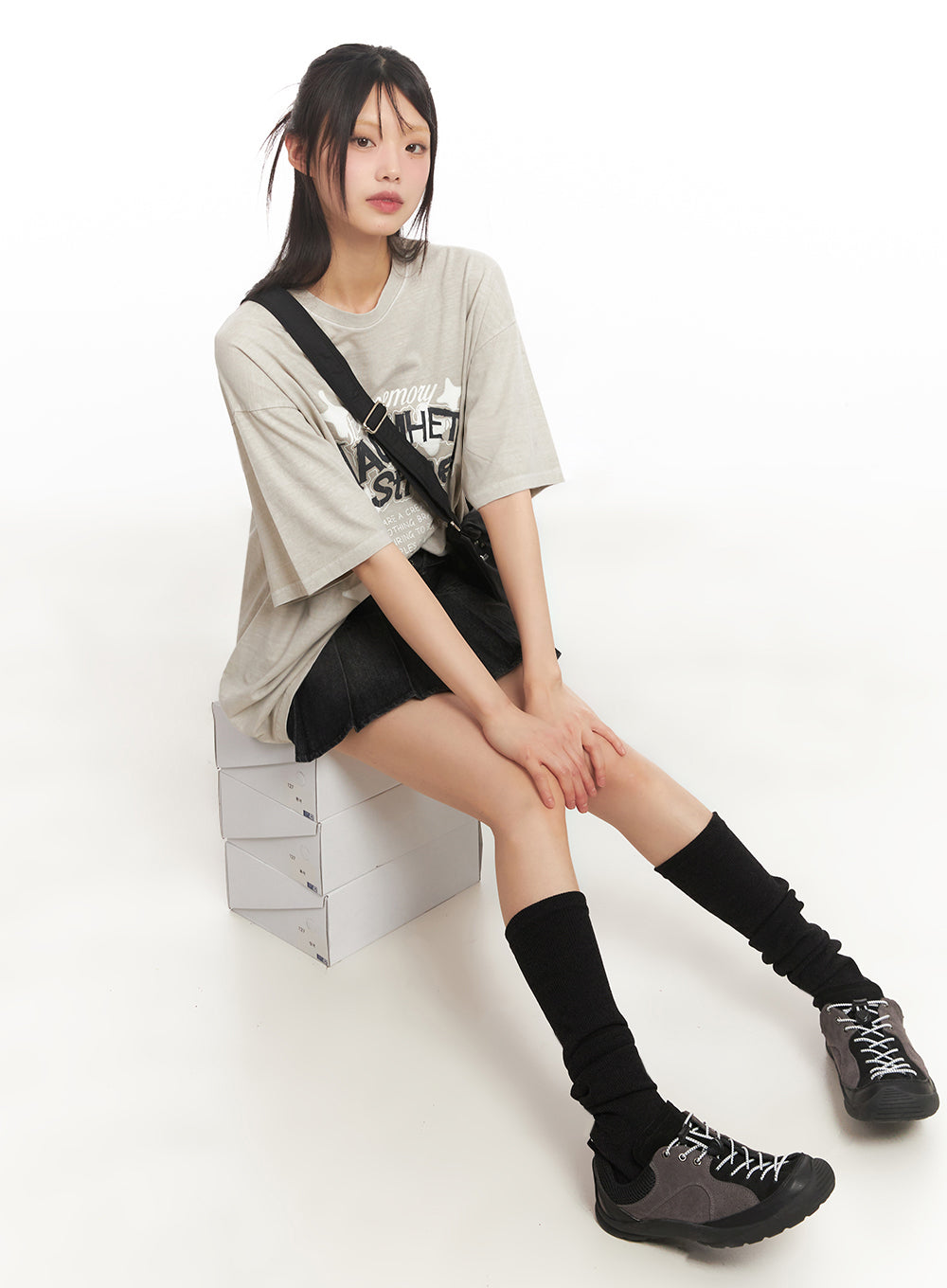 pleated-denim-buckle-mini-skirt-iy502