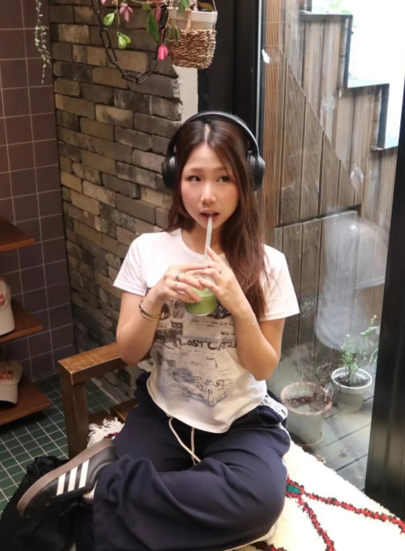 Kitty Graphic Cropped Tee CL525