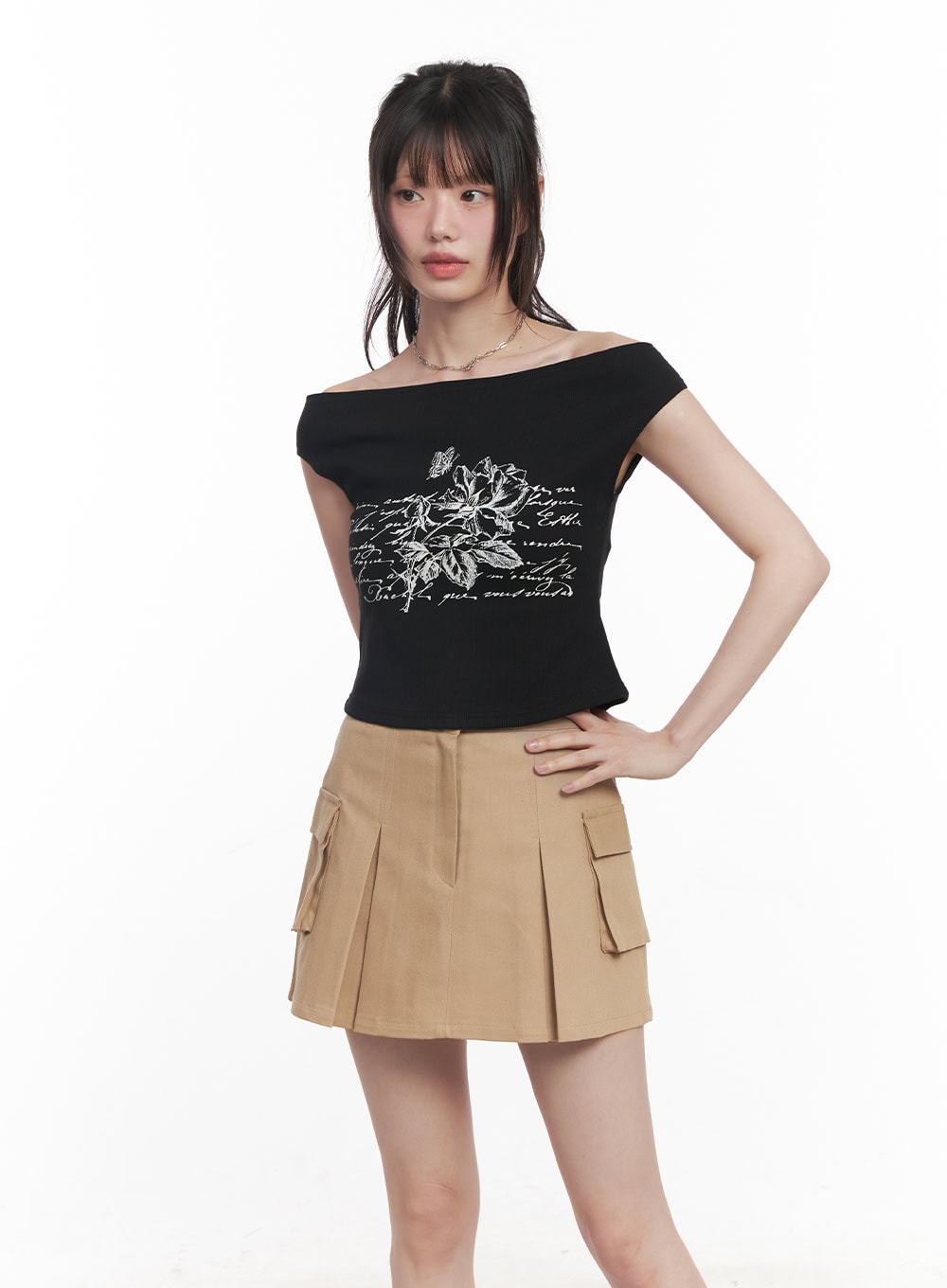 graphic-print-off-shoulder-crop-top-cy520